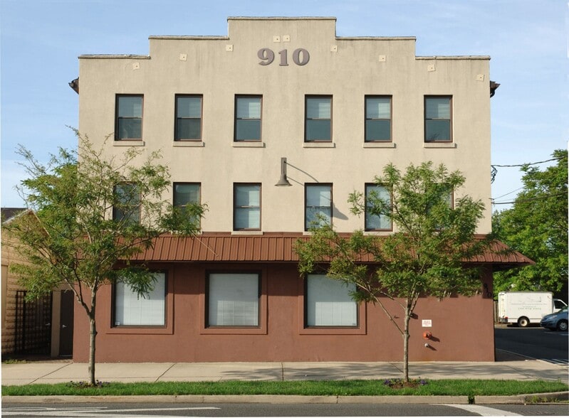 910 4th Ave, Asbury Park, NJ for sale - Building Photo - Image 1 of 10