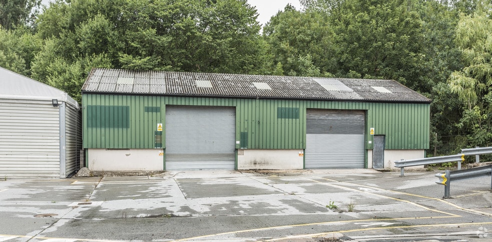 George St, Darwen to rent - Building Photo - Image 3 of 9