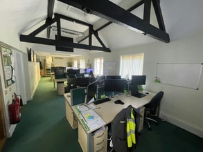34 Upper High St, Thame to rent Interior Photo- Image 2 of 3