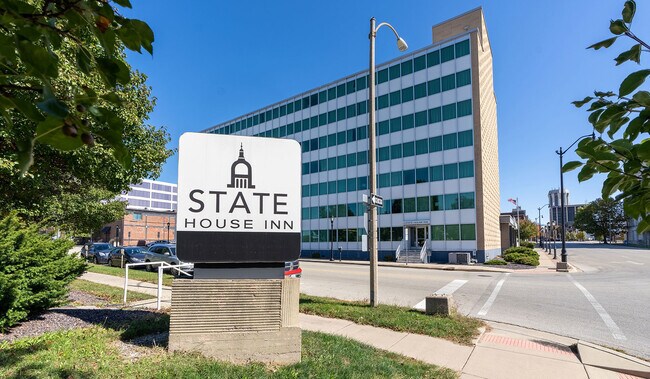 More details for 101 E Adams St, Springfield, IL - Hospitality for Sale
