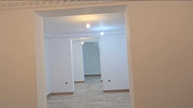 Retail in Madrid, Madrid to rent Interior Photo- Image 1 of 1