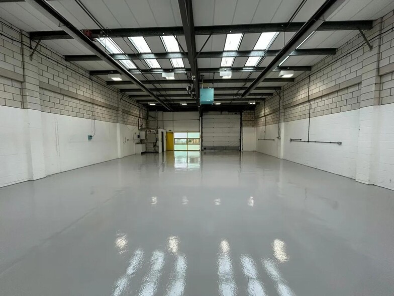 Kembrey Park, Swindon to rent - Building Photo - Image 3 of 9