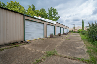 1404 England Dr, Alexandria, LA for sale Primary Photo- Image 1 of 1