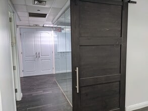 18 E 48th St, New York, NY to rent Interior Photo- Image 2 of 5