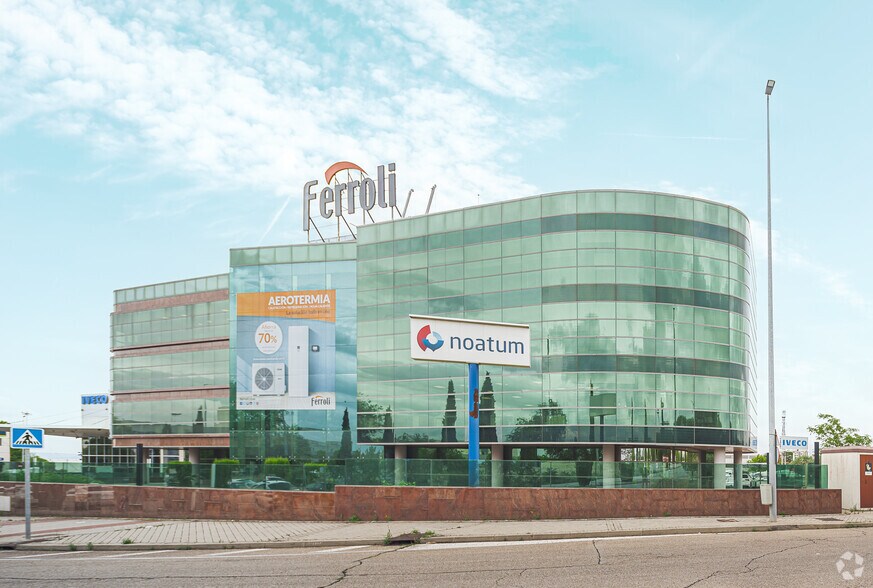 Avenida Italia, 2, Coslada, Madrid to rent - Building Photo - Image 3 of 4