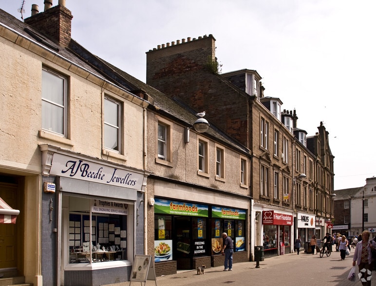183-189 High St, Arbroath to rent - Building Photo - Image 2 of 4