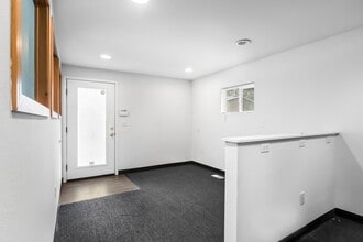 909 SE 2nd St, Bend, OR to rent Building Photo- Image 2 of 13