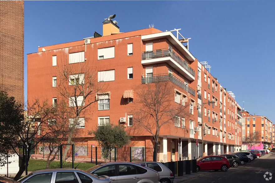 Calle Jaime i el Conquistador, 3, Parla, Madrid for rent - Building Photo - Image 2 of 2