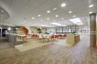 3 Rond Point Des Saules, Guyancourt to rent Interior Photo- Image 2 of 8