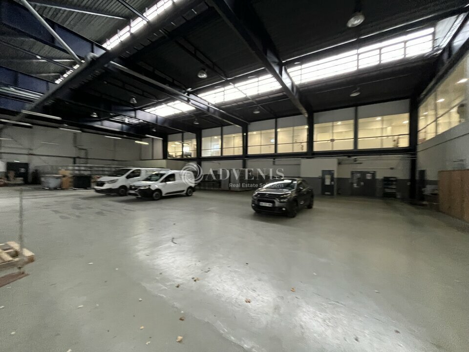Industrial in Trappes to rent Interior Photo- Image 1 of 7