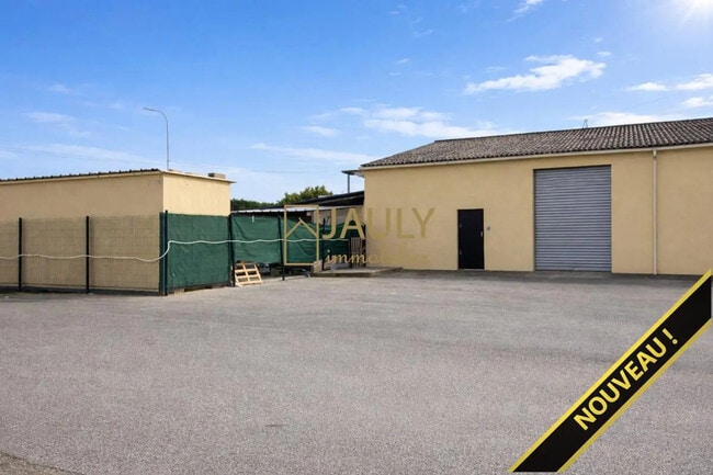 Location Entrepôt 300 m²