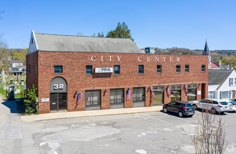 32 City Hall Ave, Torrington, CT for sale - Primary Photo - Image 1 of 1