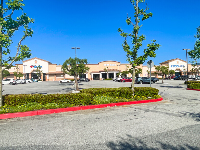 2665-2700 W Hillcrest Dr, Newbury Park, CA for rent - Building Photo - Image 1 of 8