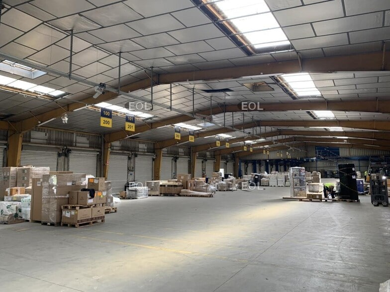 Industrial in Avignon for sale - Interior Photo - Image 1 of 5