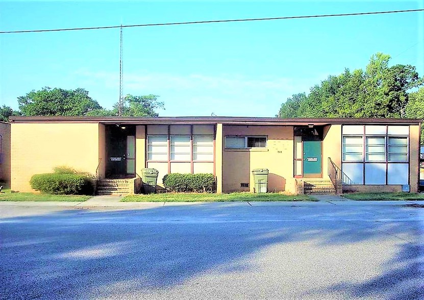 313 W Hampton St, Dillon, SC for sale - Primary Photo - Image 1 of 2