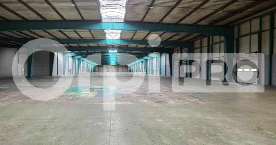 Light Industrial in Lieusaint to rent Interior Photo- Image 1 of 5