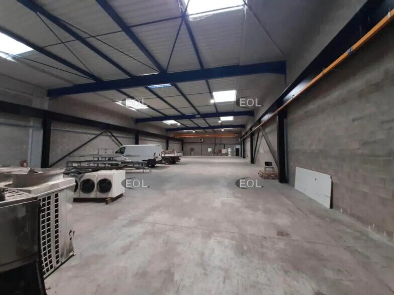 Light Industrial in Alfortville to rent - Building Photo - Image 2 of 11