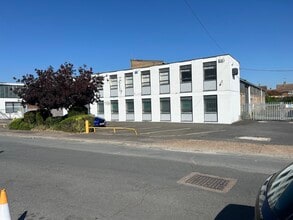 Tribune Dr, Sittingbourne to rent Building Photo- Image 1 of 1