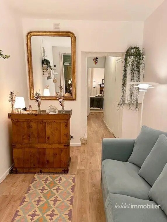 Light Industrial in Paris to rent Interior Photo- Image 1 of 6