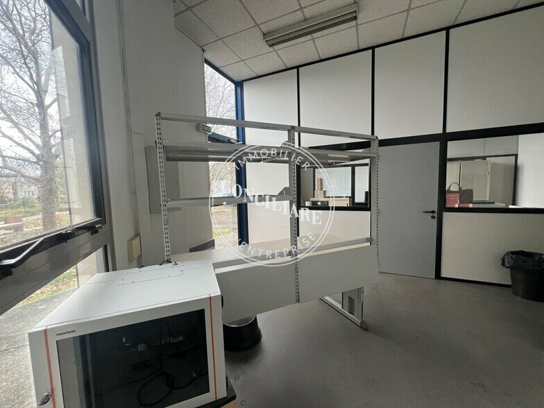 71 Rue Ampère, Labège to rent - Interior Photo - Image 2 of 7