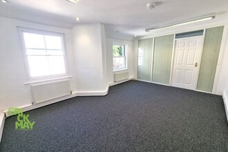 22 London Rd, Horsham to rent Interior Photo- Image 1 of 5
