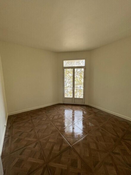 Office in Toulon to rent - Interior Photo - Image 1 of 5
