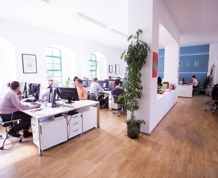 15-16 Quayside St, Edinburgh to rent - Interior Photo - Image 3 of 6