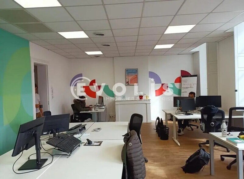 Office in Bordeaux to rent - Interior Photo - Image 1 of 1