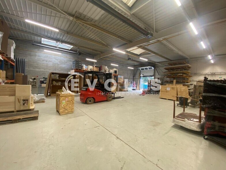 Light Industrial in Champigny-sur-Marne to rent - Building Photo - Image 1 of 14