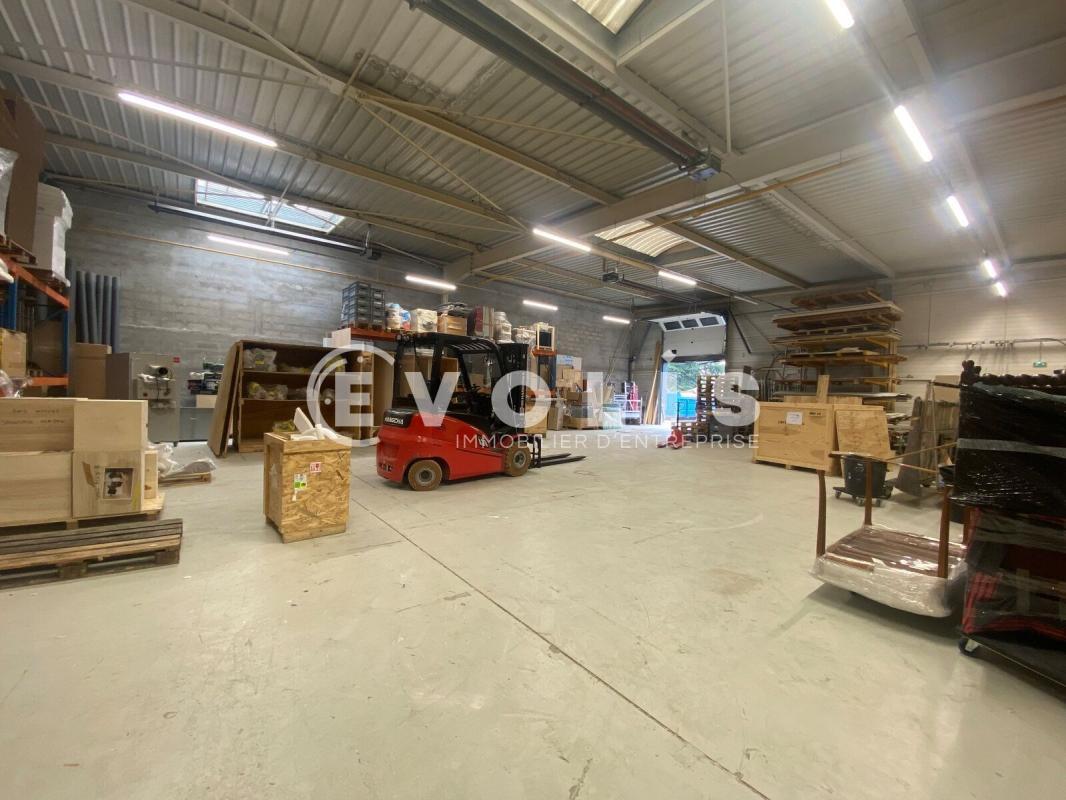 Light Industrial in Champigny-sur-Marne to rent Building Photo- Image 1 of 15