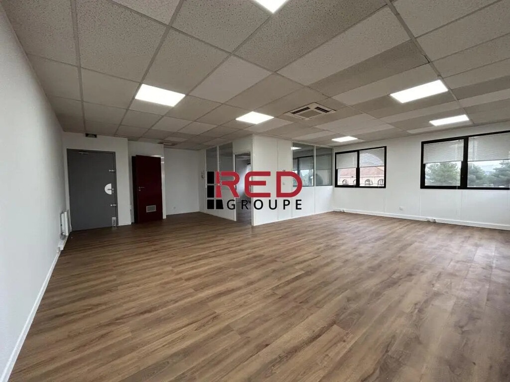 Location Bureaux 88 m² - Photo 1