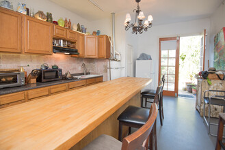 5629 W Adams Blvd, Los Angeles, CA for rent Building Photo- Image 1 of 16