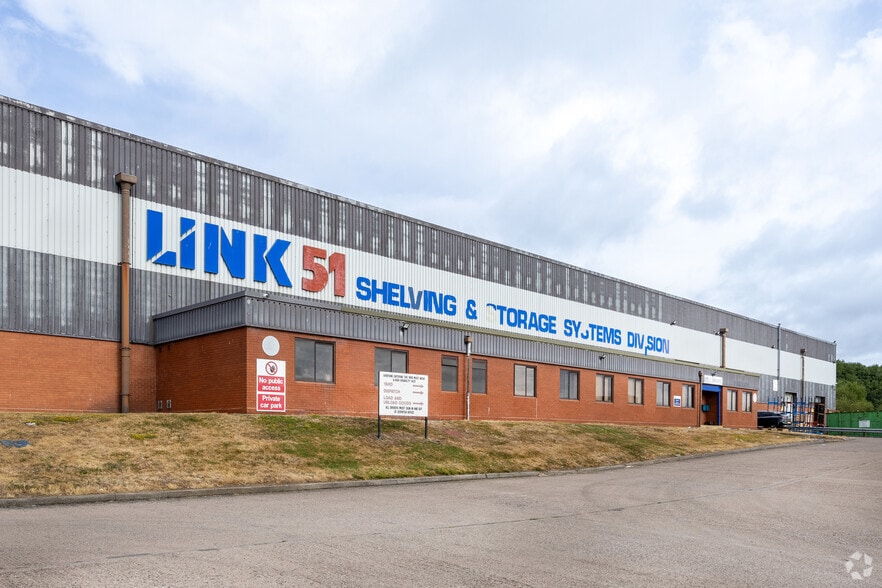 Mill St, Brierley Hill to rent - Building Photo - Image 3 of 4