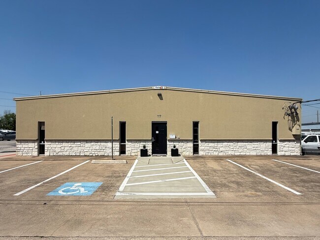 More details for 117 Austin St, Garland, TX - Industrial to Rent