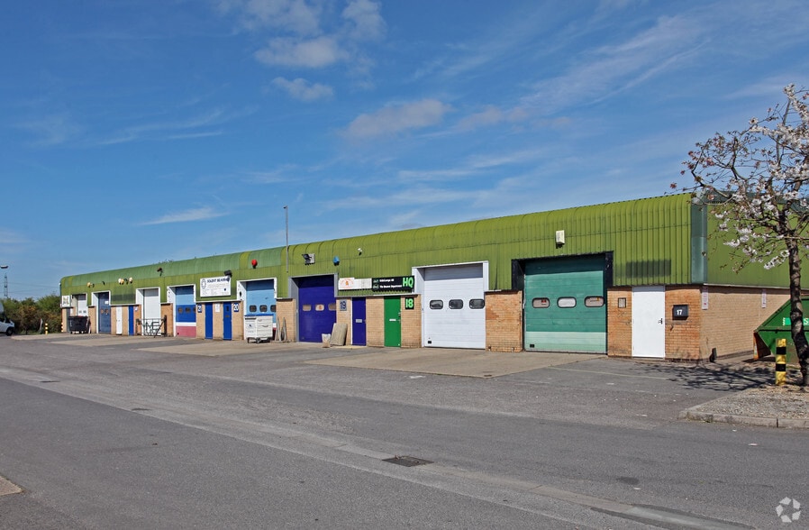 Test Ln, Southampton to rent - Building Photo - Image 2 of 5