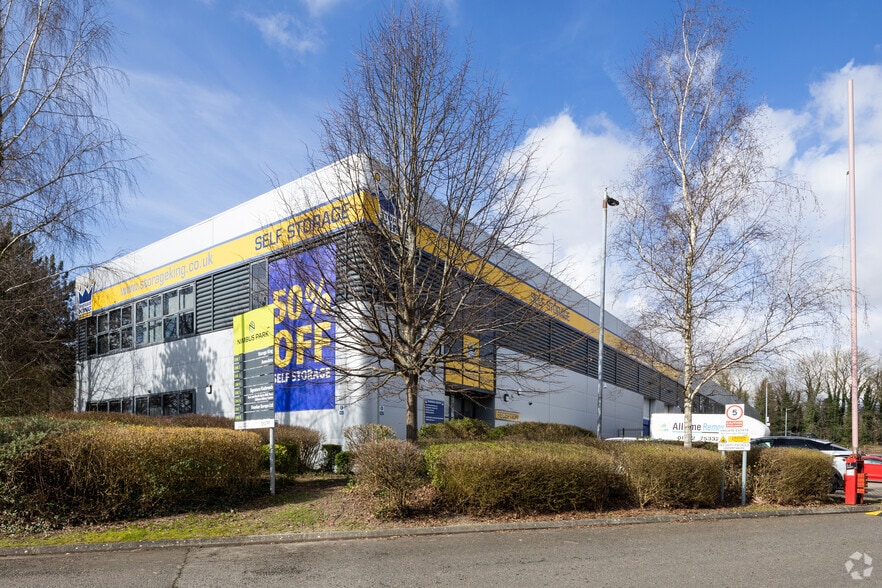 Storage King Luton-Dunstable, Porz Ave, Dunstable to rent - Building Photo - Image 2 of 5