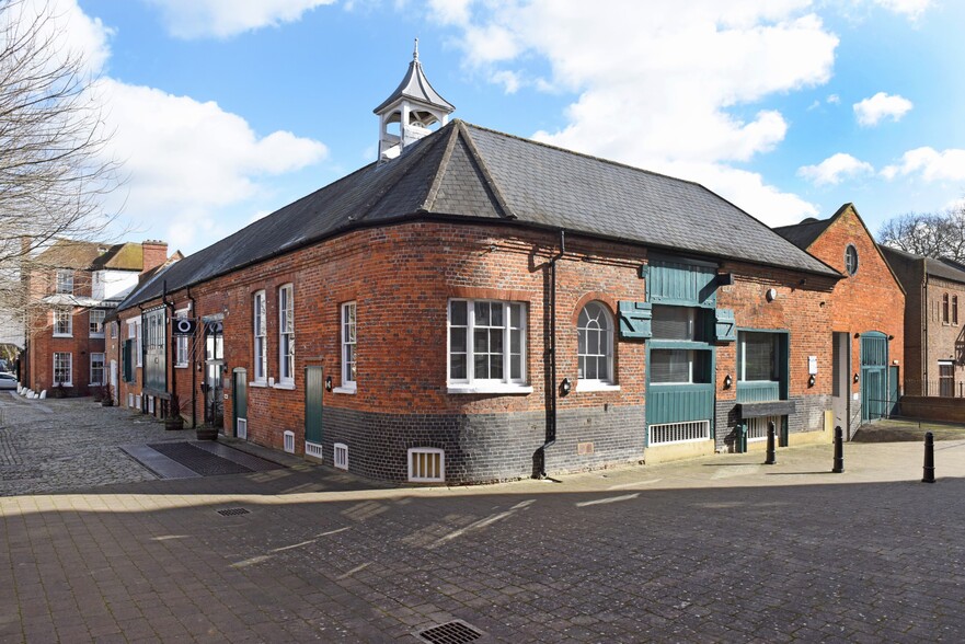 Brewery Courtyard, Marlow for sale - Primary Photo - Image 1 of 1