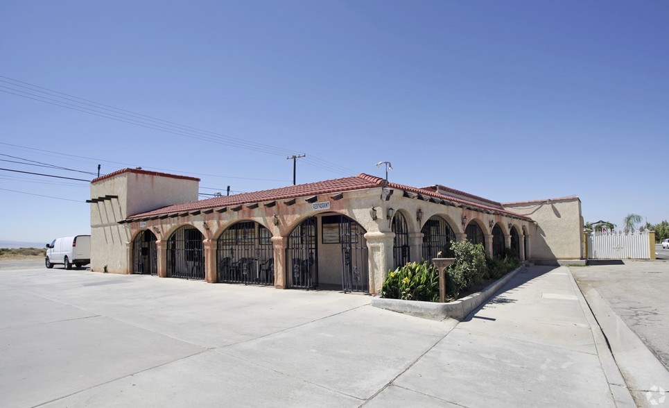 42401-42417 Sierra Hwy, Lancaster, CA for sale - Primary Photo - Image 1 of 1