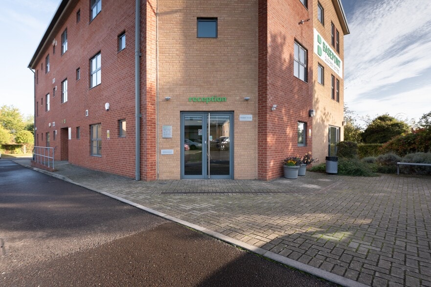 Caxton Clos, Andover to rent - Interior Photo - Image 1 of 10