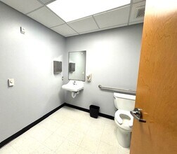 2111 Washington Blvd, Easton, PA to rent Interior Photo- Image 2 of 14