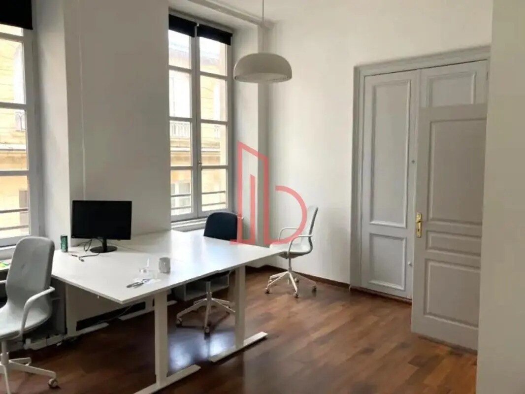 Office in Bordeaux to rent Interior Photo- Image 1 of 4