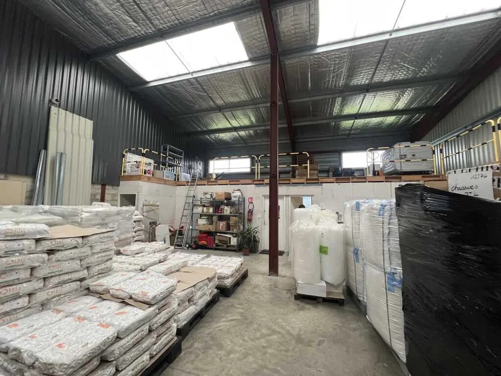Location Local d'activités 282 m² - Photo 1