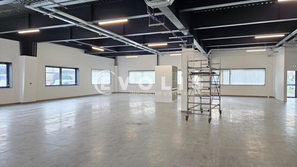 128 Bis Avenue Jean Jaurès, Ivry-sur-Seine to rent - Interior Photo - Image 3 of 22
