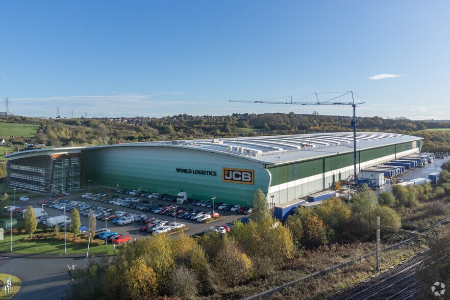 Lowlands Rd, Stoke On Trent to rent - Building Photo - Image 2 of 19