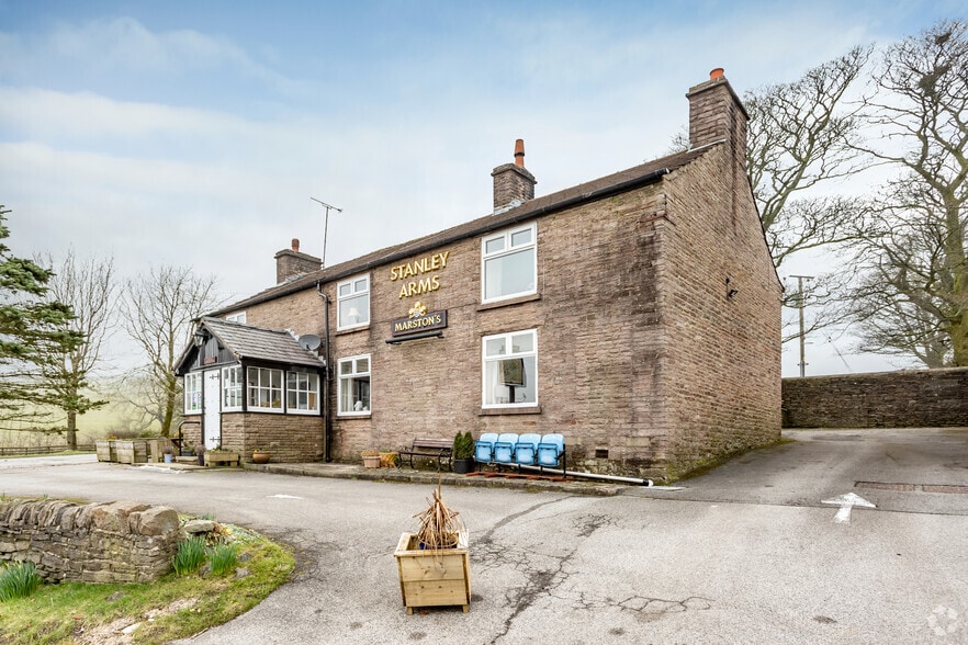 Anker Ln, Macclesfield to rent - Building Photo - Image 2 of 5