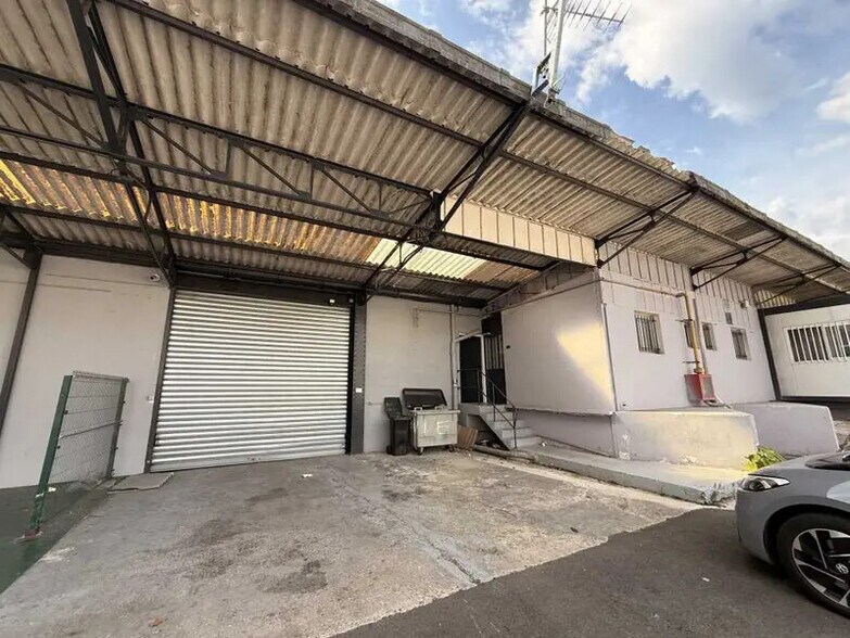 Light Industrial in Villeurbanne to rent - Building Photo - Image 3 of 11