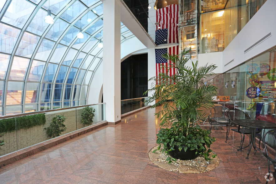 200 Old Country Rd, Mineola, NY for rent - Lobby - Image 3 of 14