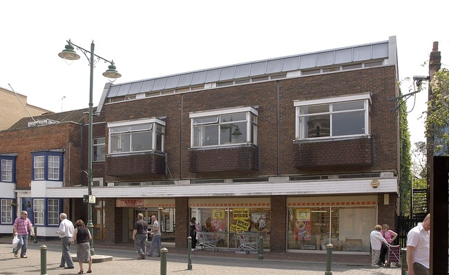 More details for 160-162 High St, Egham - Office for Sale
