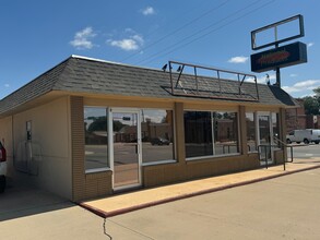 702 W Main St, Artesia, NM for sale Primary Photo- Image 1 of 26