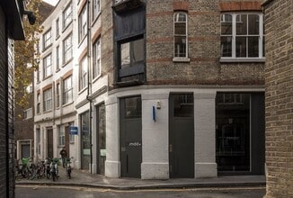 5 Crescent Row, London to rent Building Photo- Image 2 of 14